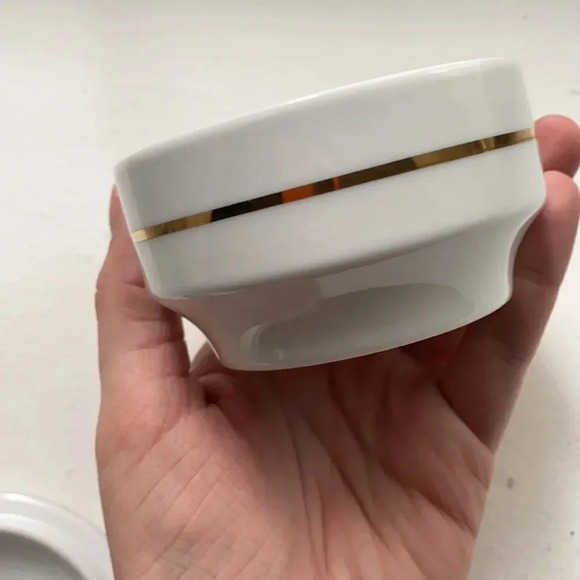 M.J. Hummel Porcelain Trinket Vanity Dish with Lid He Loves Me NWOT - Picture 6 of 7